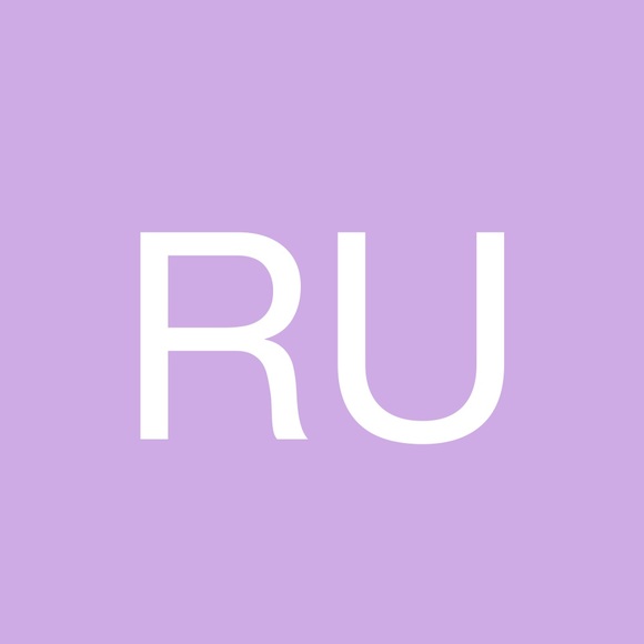 Profile Picture of Roberto Ulloa (@robe123083) on Poshmark