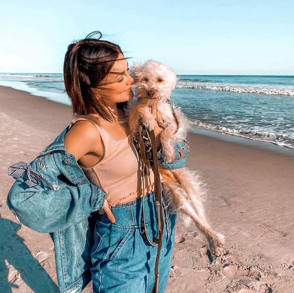 Profile Picture of Amelia Shannon (@melia12101) on Poshmark