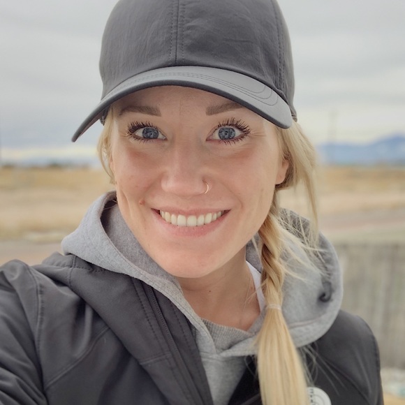 Profile Picture of Candice Poore (@candice_poore) on Poshmark