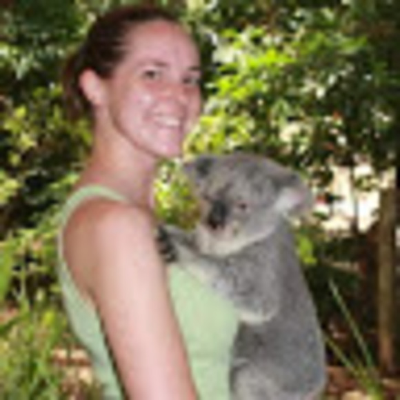 Profile Picture of Kathleen Athearn (@kaybrook8) on Poshmark