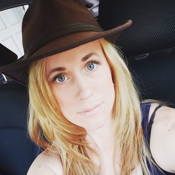 Profile Picture of Christine Backovich (@christine_back) on Poshmark