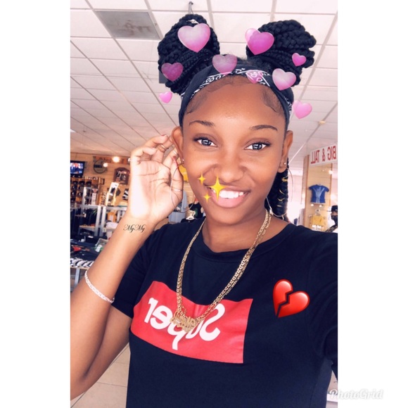 Profile Picture of Mymy Delayokyo (@mymy_rosey) on Poshmark