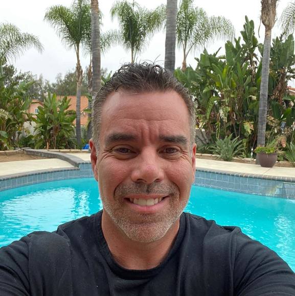 Profile Picture of Scott Abrams (@scottabrams) on Poshmark