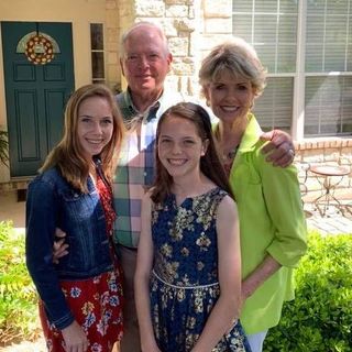 Profile Picture of Sari Martin (@sari.martin.3) on Facebook