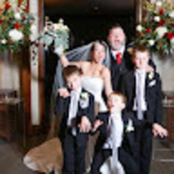 Profile Picture of Susannah and david Jarratt (@sjarratt) on Poshmark