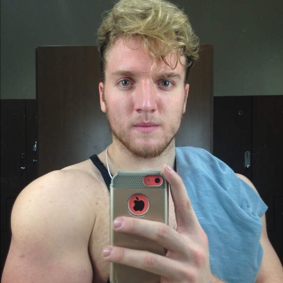 Profile Picture of Hunter Prose (@proseman893) on Poshmark