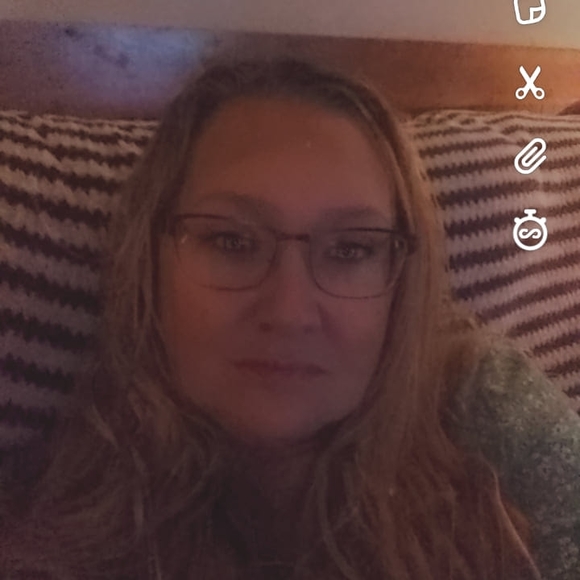 Profile Picture of Lisa Davies (@ldavies74) on Poshmark