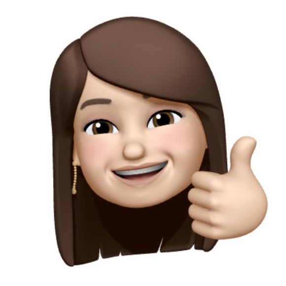 Profile Picture of Mari Yang (@cmykgold) on Poshmark