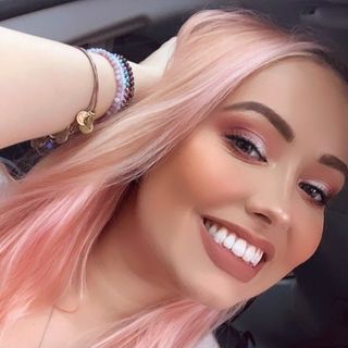 Profile Picture of Cassandra Andrews🌸🦋🌻 (@cassandra_raquel) on Instagram