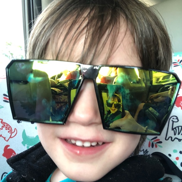 Profile Picture of Geoffrey Stephens (@fengshuizzle) on Poshmark