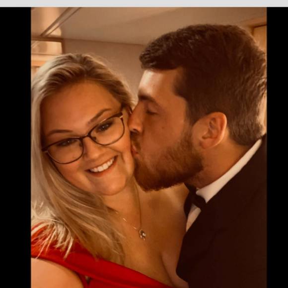 Profile Picture of Brooke Grunder (@brooke123g) on Poshmark