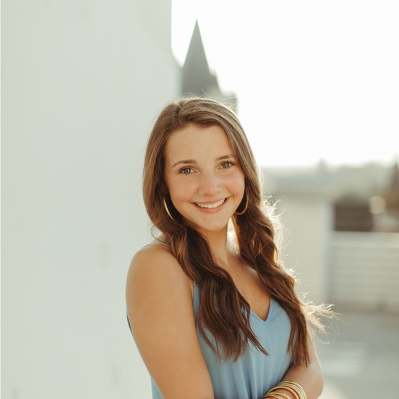 Profile Picture of Kennedy Neal (@kennedyneal) on Poshmark