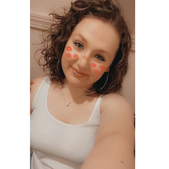 Profile Picture of Rachel Keblinsky (@rkeblinsky) on Poshmark