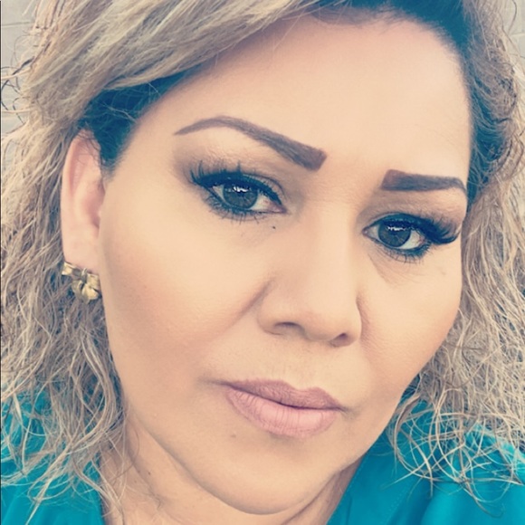 Profile Picture of Ana Gil (@anagil159) on Poshmark