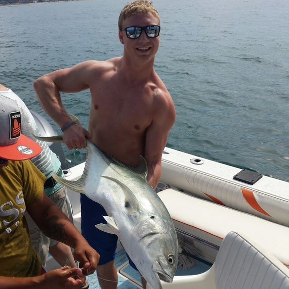 Profile Picture of Triston Rubner (@tristonrubez) on Poshmark