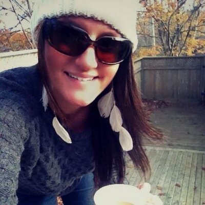 Profile Picture of Amanda Revels (@amandaevamae) on Twitter