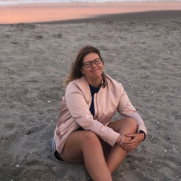 Profile Picture of Jordan Farrell (@jjanilla) on Poshmark