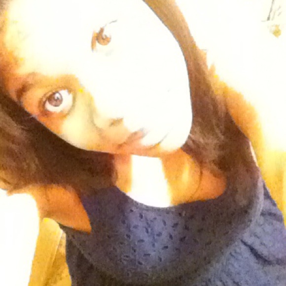 Profile Picture of Dalesa Mendoza (@forever_young13) on Poshmark