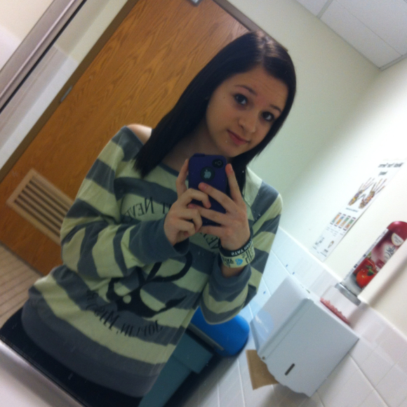 Profile Picture of Kaitlynn Karlowicz (@raisin31408) on Poshmark