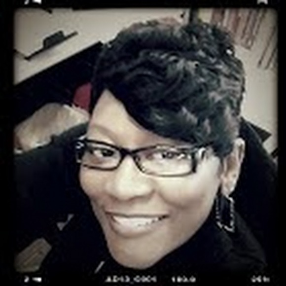 Profile Picture of Stacey Gantt (@stacey_gantt) on Poshmark