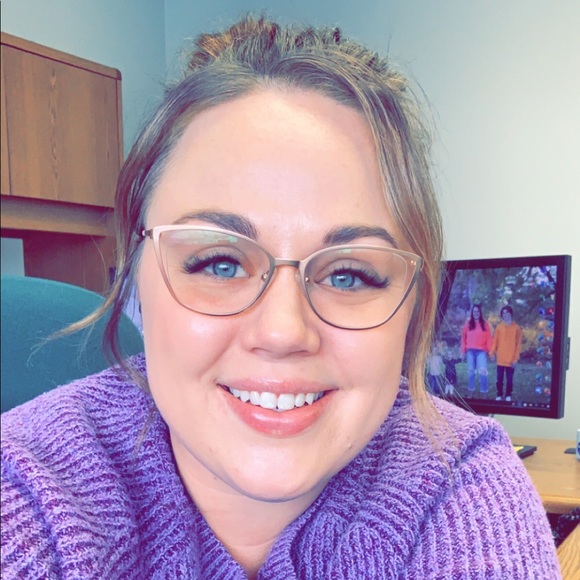 Profile Picture of Kayli Gimse (@kayli_gimse) on Poshmark