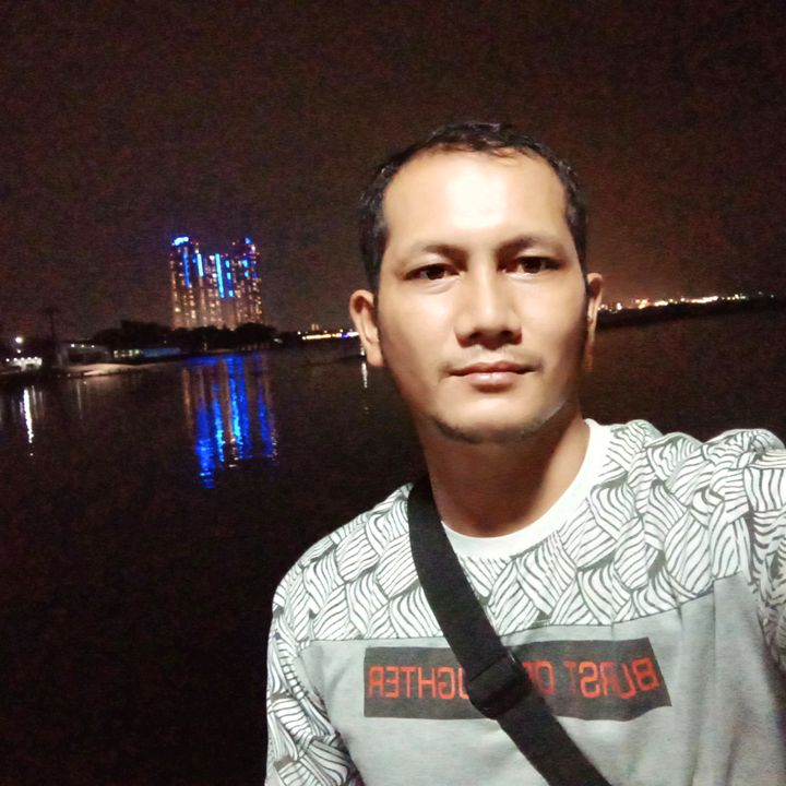 Profile Picture of Ramot S (@tompuls) on Tiktok