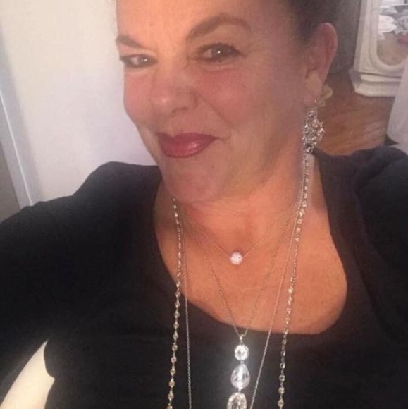 Profile Picture of Lisa Fallows (@seebluja) on Poshmark