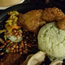 Profile Picture of Albert Goh (@AlbertGoh5) on Twitter