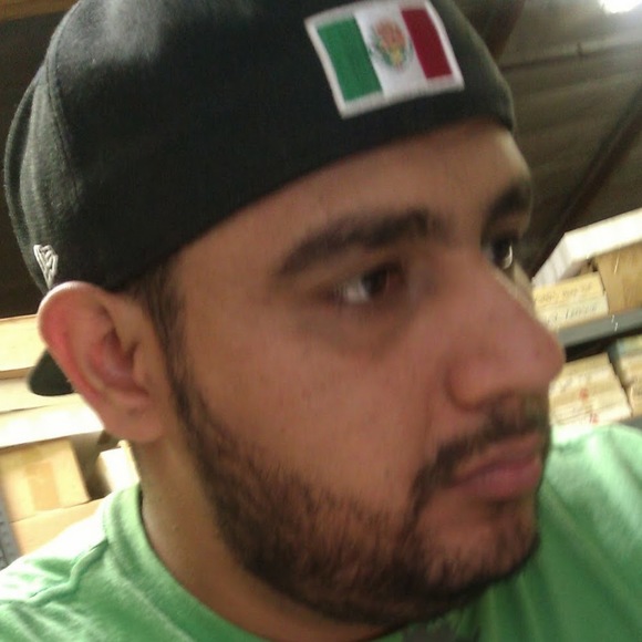 Profile Picture of Hugo Nava (@hnava427) on Poshmark