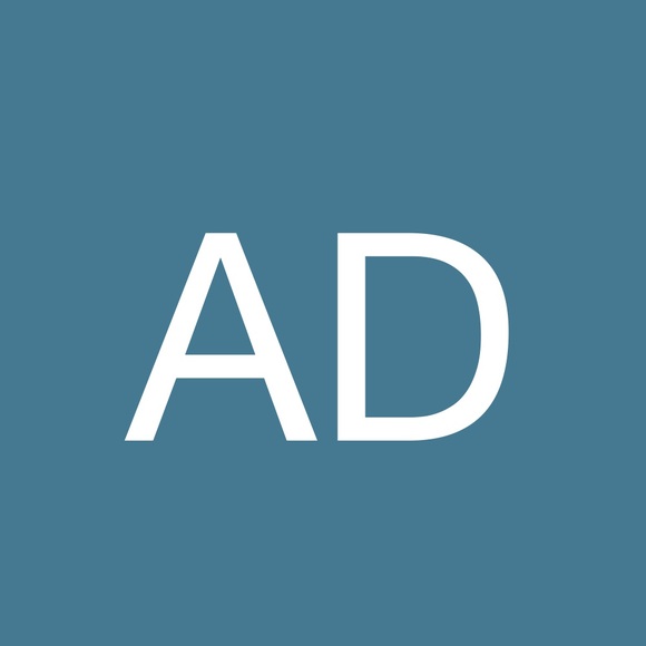 Anna Dyckes - Poshmark Profile Picture of Anna Dyckes (@asdyckes) on Poshmark