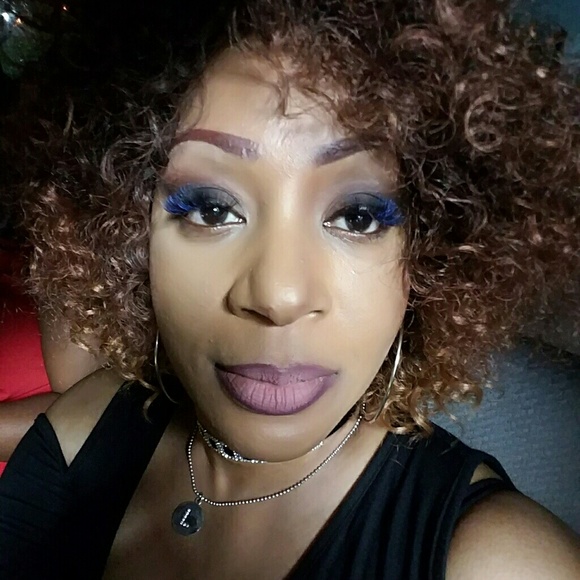 Profile Picture of Lydie Crubaugh (@louzolo2) on Poshmark