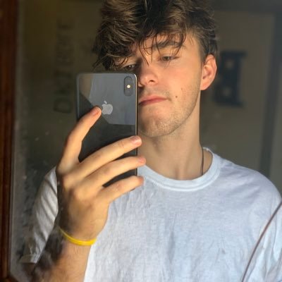 Profile Picture of Nick Irvinon Twitter