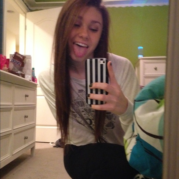 Profile Picture of Ethy Oconnell (@ethy1) on Poshmark