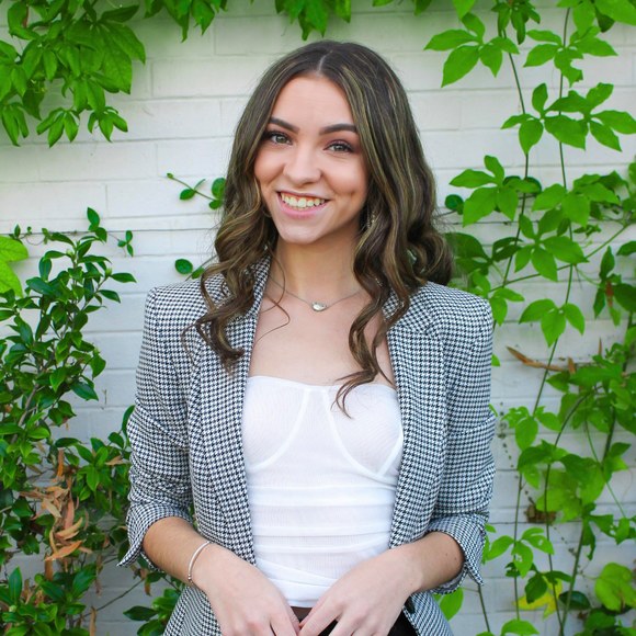 Profile Picture of Claire Gugerty (@claireg43) on Poshmark