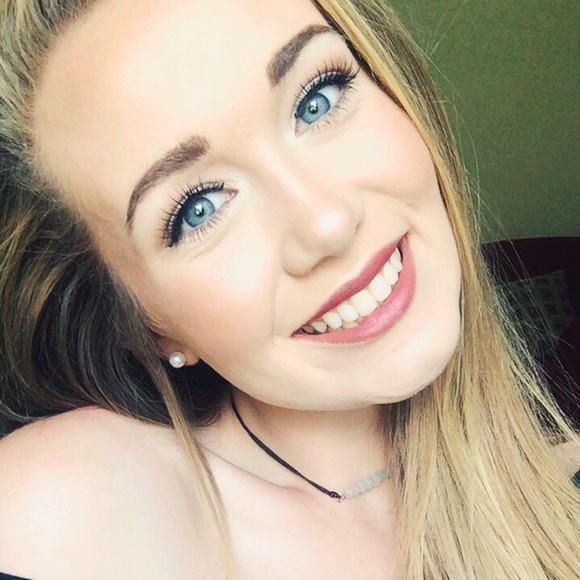 Profile Picture of Grace Frese (@gracefrese) on Poshmark