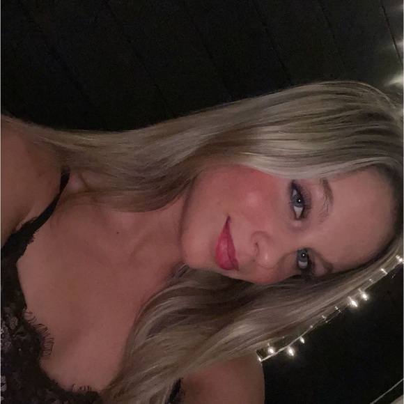 Profile Picture of Jacqueline Rhoades (@jacquelineerh) on Poshmark