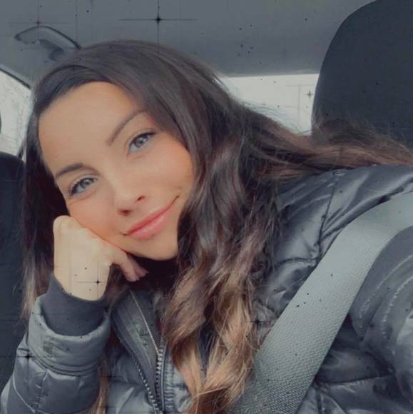 Profile Picture of Jesse Mays (@jessyanne7) on Poshmark