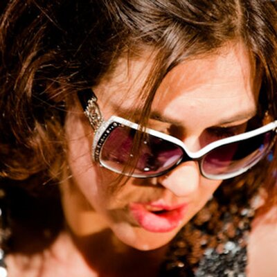 Profile Picture of Mary Pearson (@mpearsonater) on Twitter