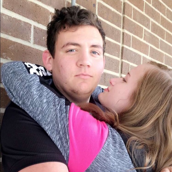 Nicole Hysmith - Poshmark Profile Picture of Nicole Hysmith (@nicole_121016) on Poshmark