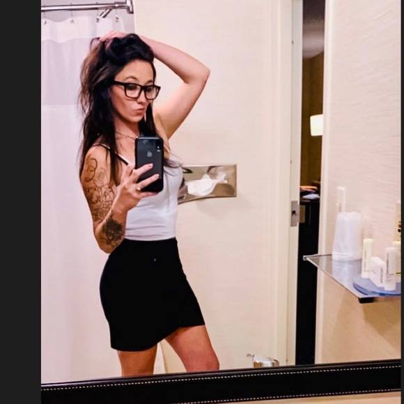 Profile Picture of Ashley Goffinet (@ashleygoffinet8) on Poshmark