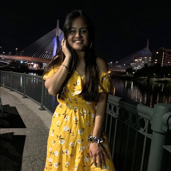 Profile Picture of Hetvi Patel (@hetvi_p) on Poshmark