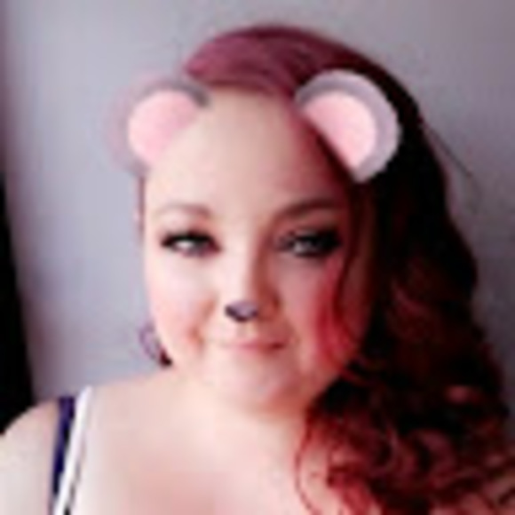 Profile Picture of Courtney Toms (@courtneytoms436) on Poshmark