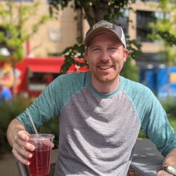 Profile Picture of Tim Thorman (@timthorman) on Poshmark