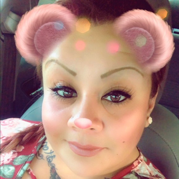 Profile Picture of Priscilla Savedra (@savedra8) on Poshmark