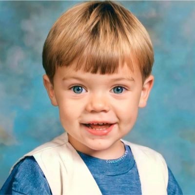 Profile Picture of Kyle Loves Narry Sm (@niallsfan) on Twitter