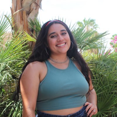 Profile Picture of Olivia Esparza (@OliviaE_00) on Twitter