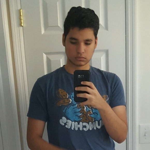 Profile Picture of Amaurys Caimares (@gamotron) on Poshmark