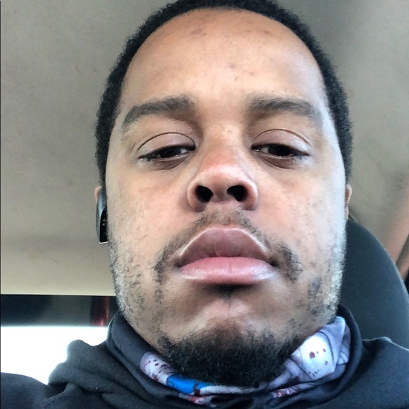 Zachary Mcclain - Poshmark Profile Picture of Zachary Mcclain (@money32212) on Poshmark