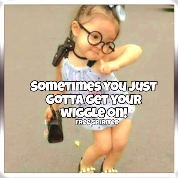 Profile Picture of Karen Barnett (@karenbarnett117) on Poshmark