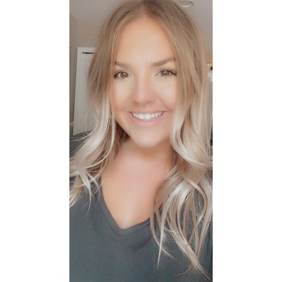 Profile Picture of Mckenzie Barcey (@mckenziebarcey) on Poshmark